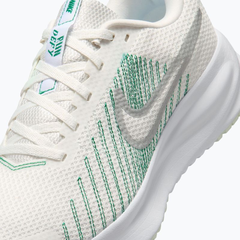 Dámské běžecké boty Nike Run Defy summit white/white/metallic silver 3