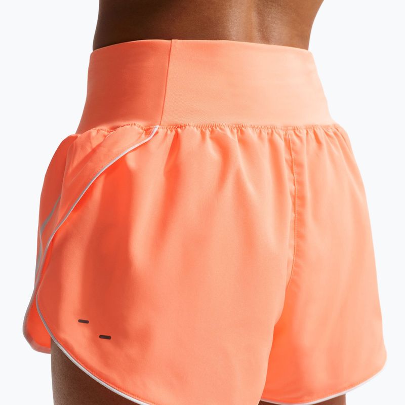 Dámské běžecké šortky Nike Tempo Swoosh Dri-Fit Mid-Rise Brief-Lined orange pulse/white 4