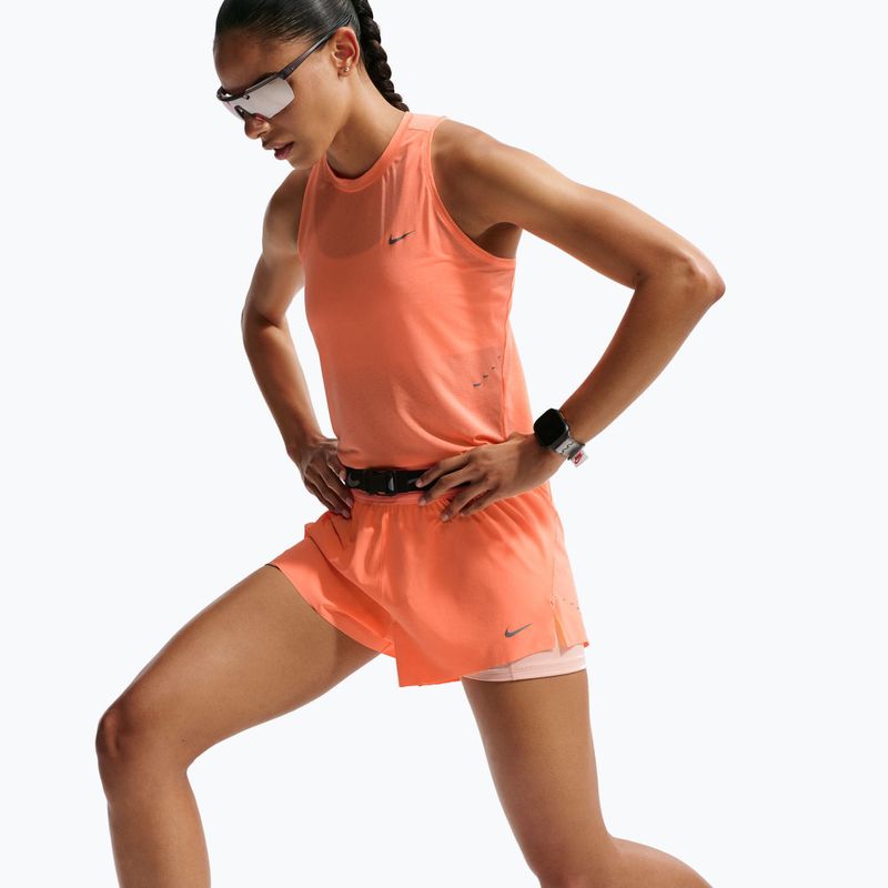 Dámské běžecké šortky Nike Swift Mid-Rise 2in1 orange pulse 6