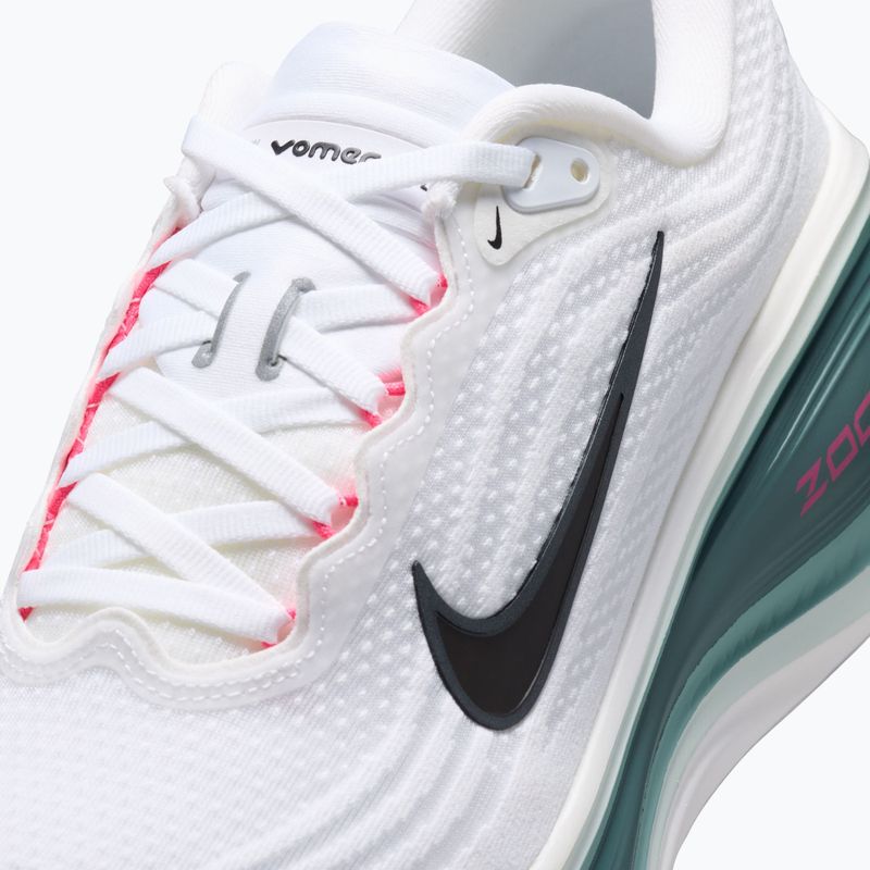 Pánské běžecké boty Nike Vomero Plus white/mineral slate/hyper pink/black 3