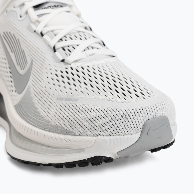 Pánské běžecké boty Nike Vomero 18 summit white/metallic silver-black 7