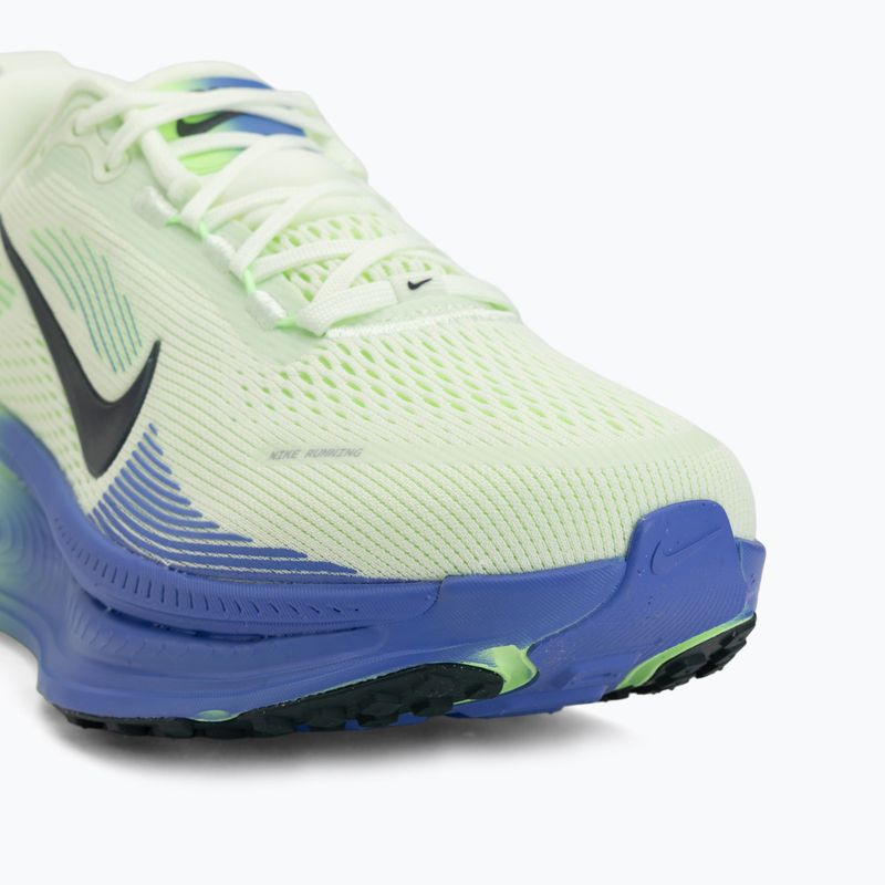 Pánské běžecké boty Nike Vomero 18 white/volt tint/sapphire/black spruce 7