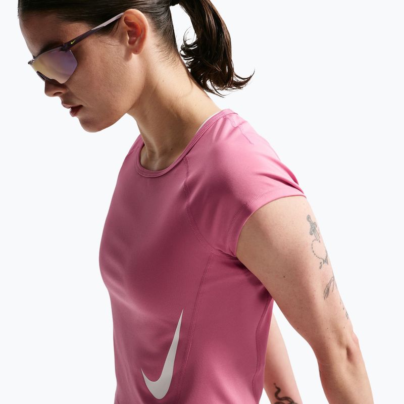 Dámské běžecké tričko Nike Swoosh Run Dri-Fit peony/photon dust/white 5