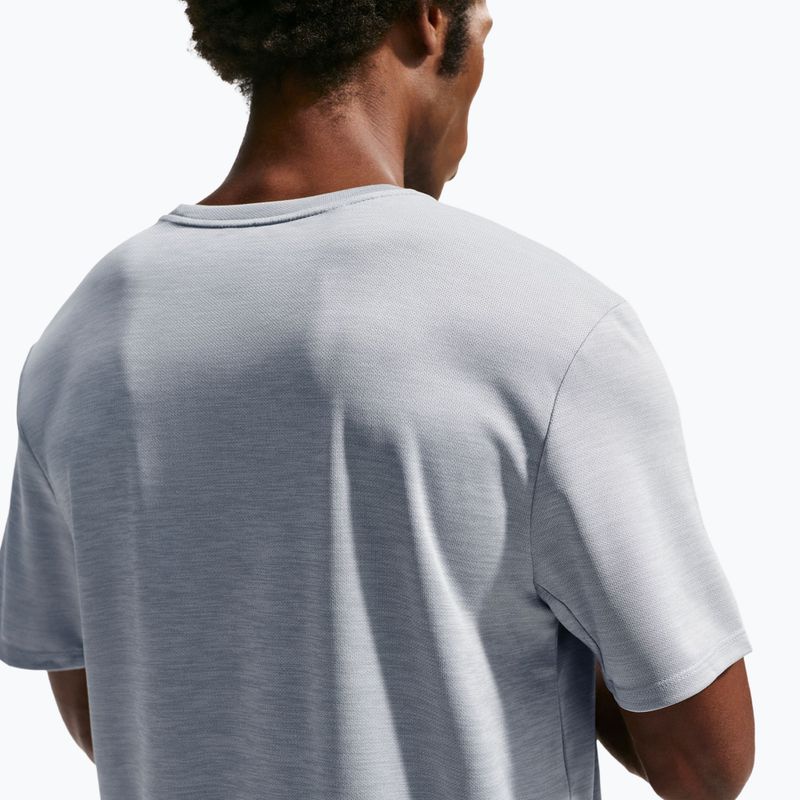 Pánské běžecké tričko Nike Miler Dri-Fit UV grey fog/particle grey 5