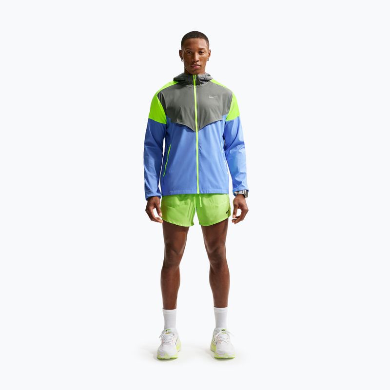 Pánská běžecká bunda Nike Impossibly Light Windrunner royal pulse/smoke grey/volt ice 2