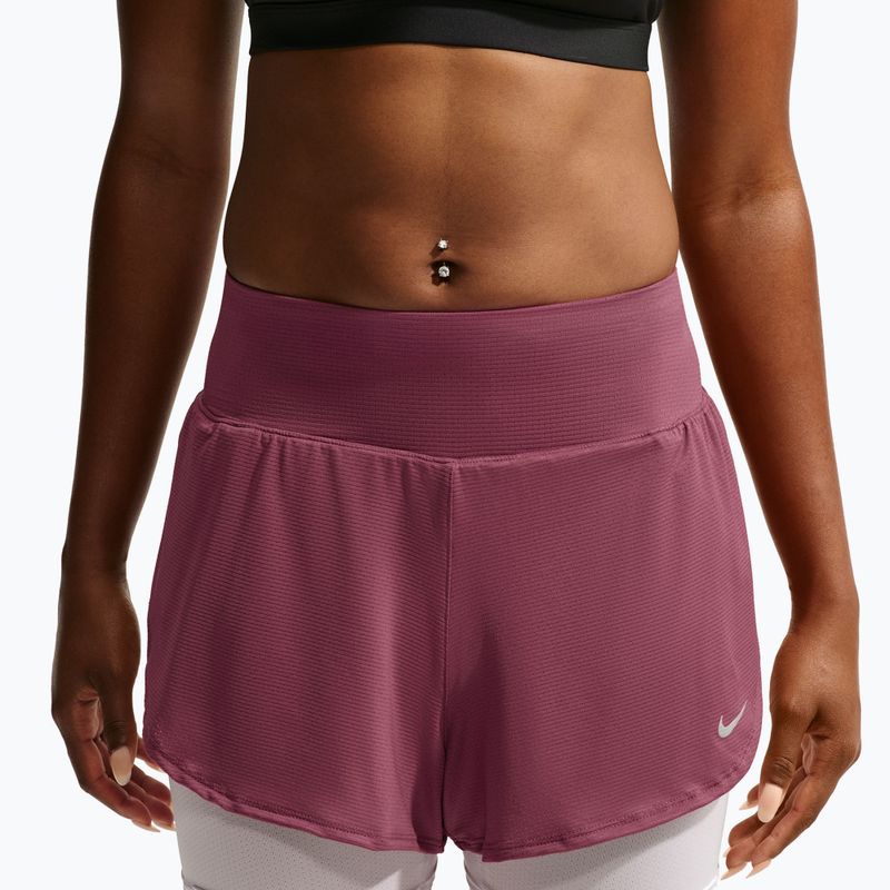 Dámské běžecké šortky Nike Flow pink smoke 4