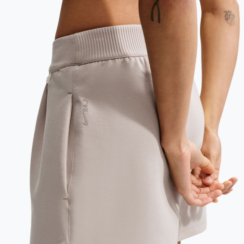 Dámské tréninkové šortky Nike 24.7 ImpossiblySoft cream Ii/cream Ii/college grey 4