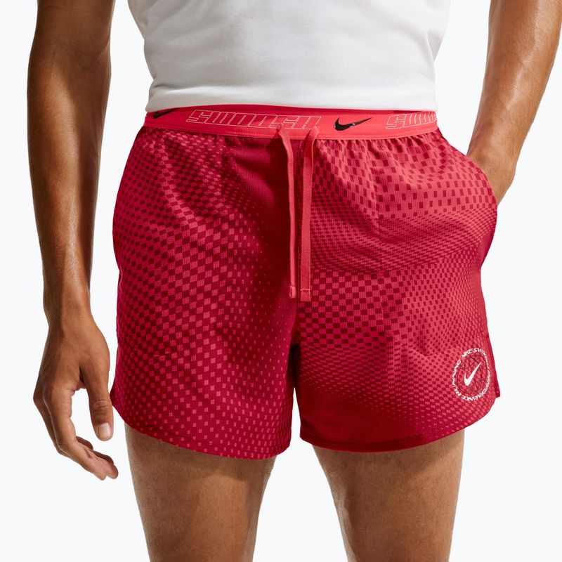 Pánské běžecké šortky Nike Stride fusion red 4