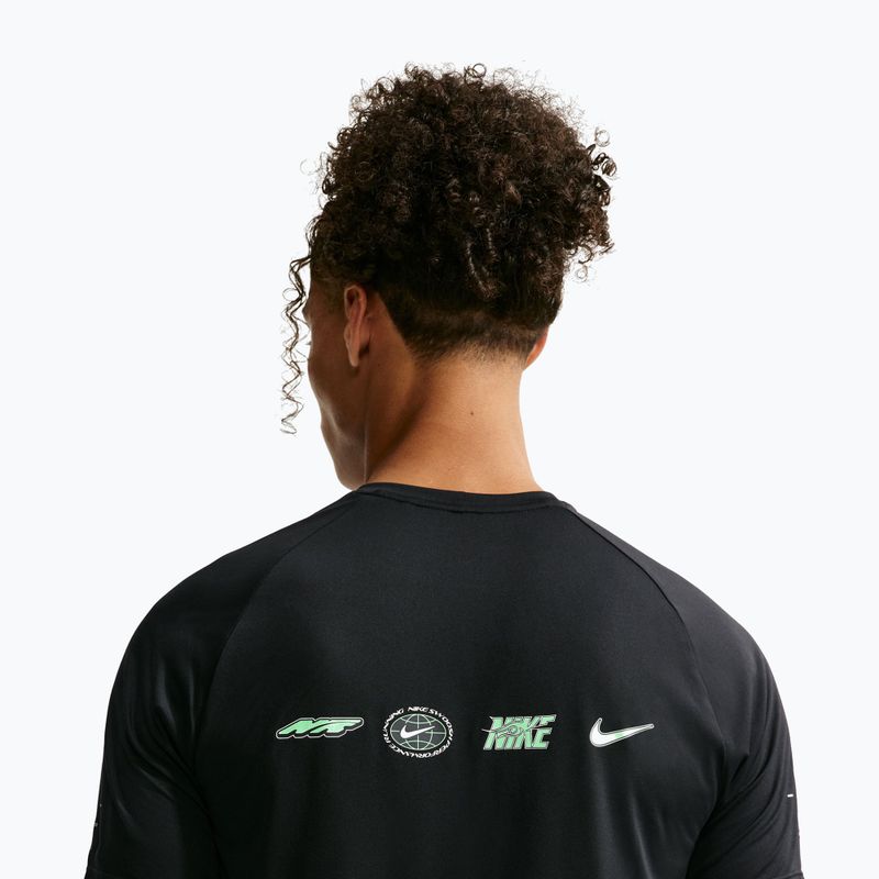 Pánské běžecké tričko Nike Stride black 6