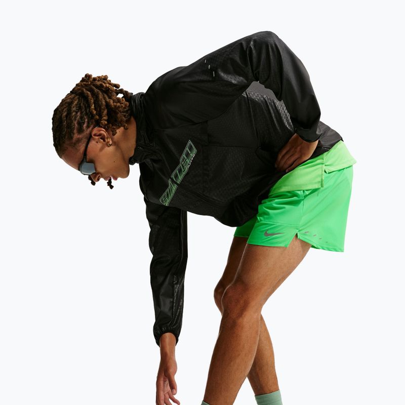 Pánské šortky Nike Stride Dri-Fit s podšívkou 5" zelená jiskra 4