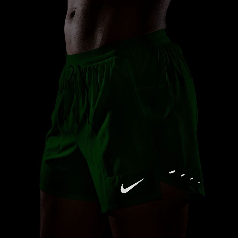 Pánské šortky Nike Stride Dri-Fit s podšívkou 5" zelená jiskra 7