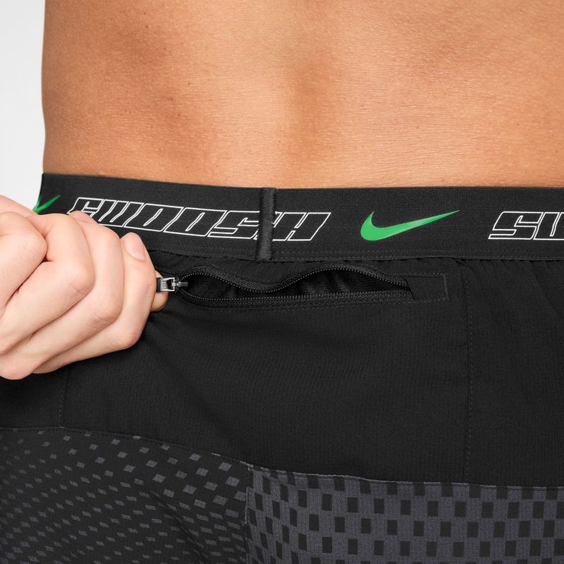 Pánské běžecké šortky Nike Stride black 4