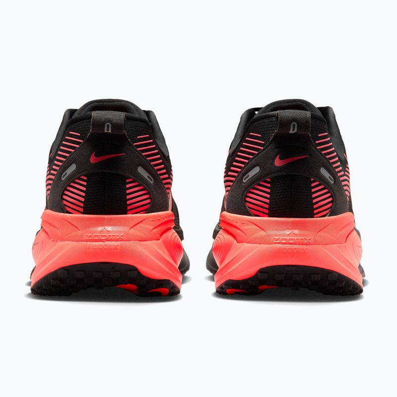 Pánské běžecké boty Nike Vomero 18 black/university red/bright crimson 6