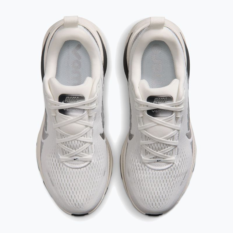 Dámské běžecké boty Nike Vomero 18 summit white/sail/metallic silver 4