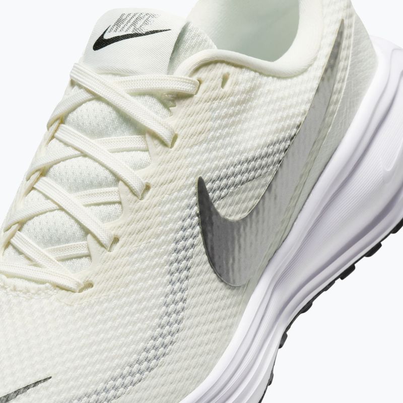 Dámské běžecké boty Nike Revolution 8 sail/white/black/metallic silver 7