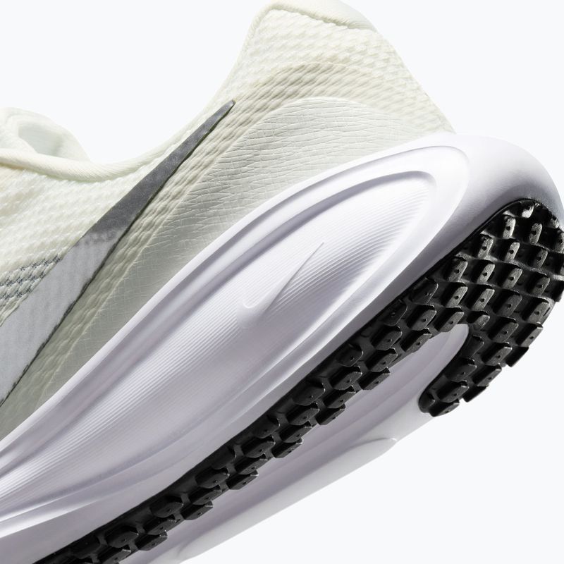 Dámské běžecké boty Nike Revolution 8 sail/white/black/metallic silver 8