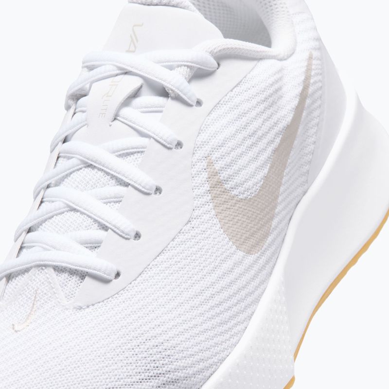 Dámské tenisové boty Nike Vapor Lite 3 White/Summit White/Light Orewood Brown 7