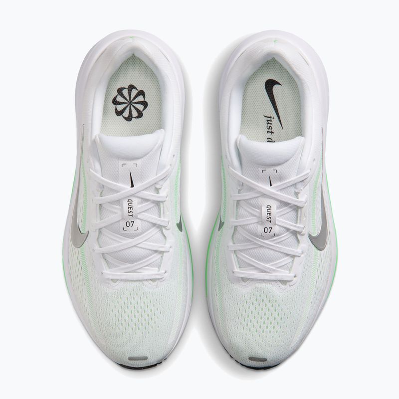 Dámské běžecké boty Nike Quest 7 white/illusion green/metallic silver 5