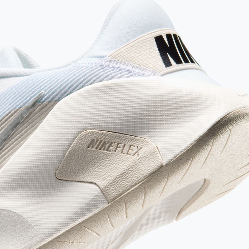 Dámské tréninkové boty Nike Flex Train white/sail/phantom/ metallic silver 8