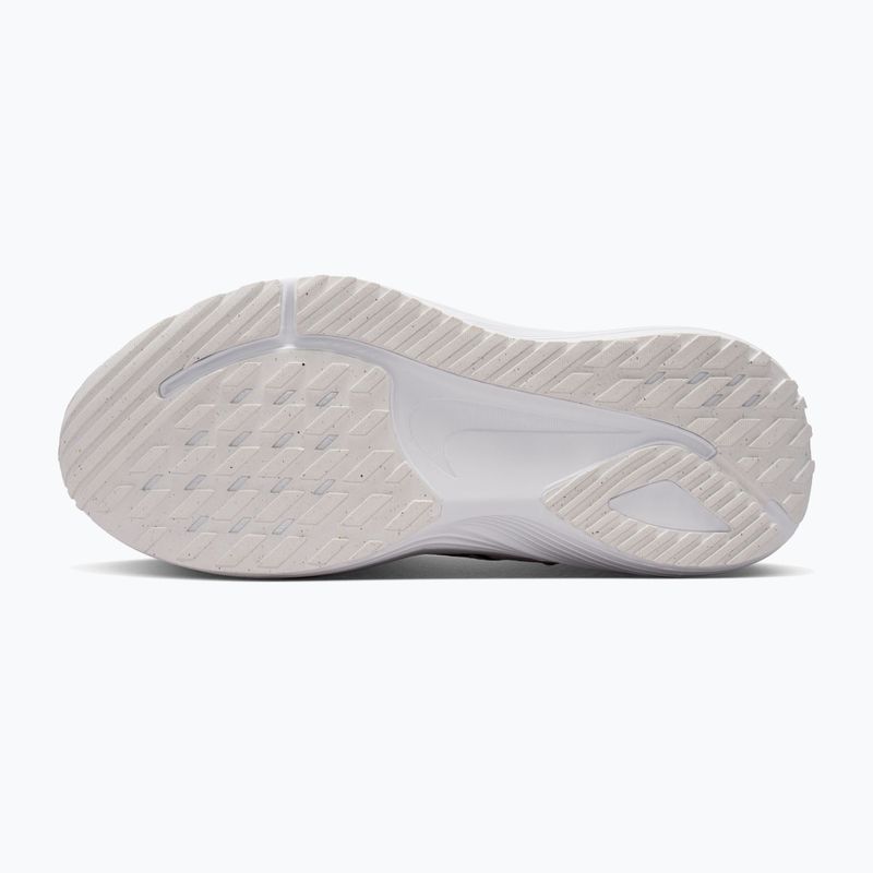 Dámské běžecké boty Nike Quest 7 summit white/white/metallic silver/black 4