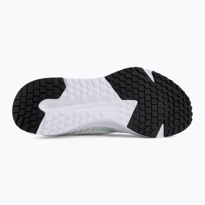 Dámské běžecké boty Nike Run Defy white/cucumber calm/black/illusion green 4