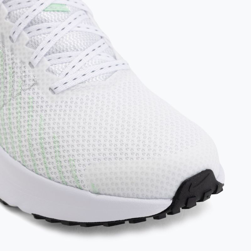 Dámské běžecké boty Nike Run Defy white/cucumber calm/black/illusion green 7