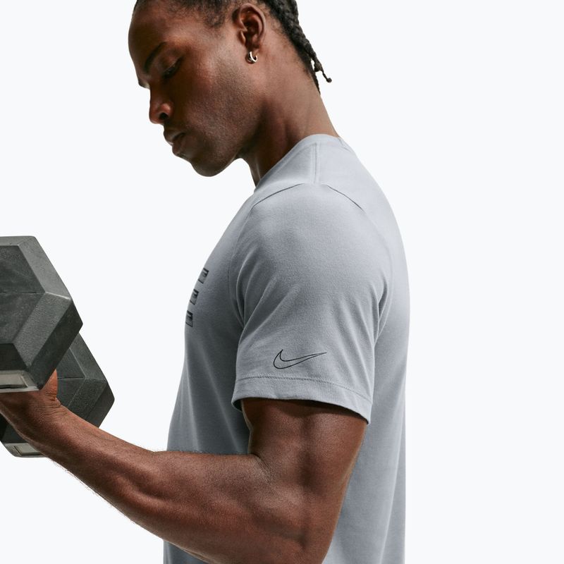 Pánské tréninkové tričko Nike Dri-FIT Training T-Shirt smoke grey/black 5