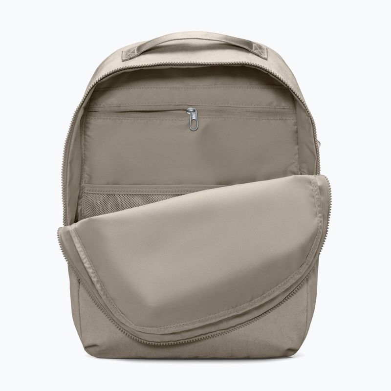 Městský batoh Nike Aura 24 l cream ii/cream ii/metallic silver brl 4