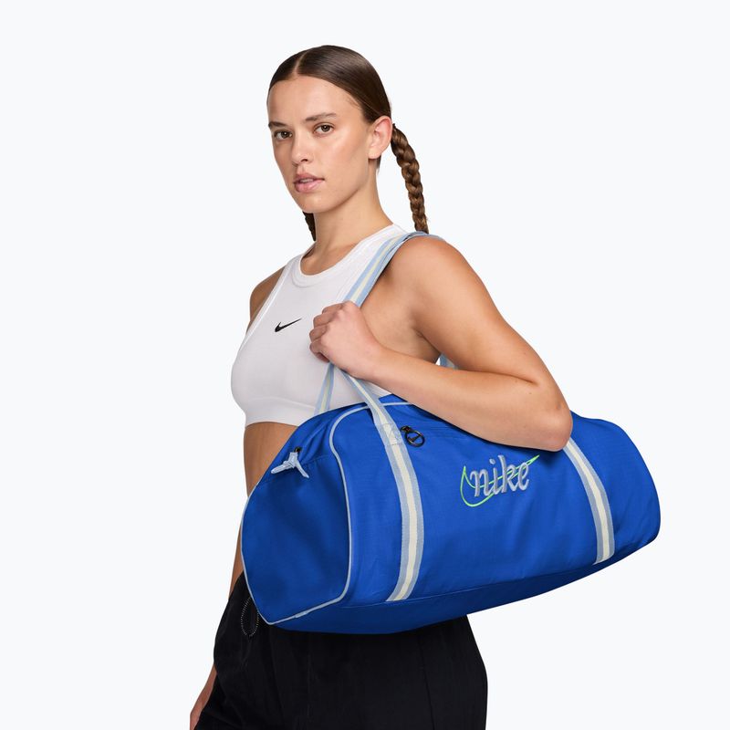 Dámská tréninková taška Nike Gym Club Retro 24 l old royal/hydrogen blue/hydrogen blue 9