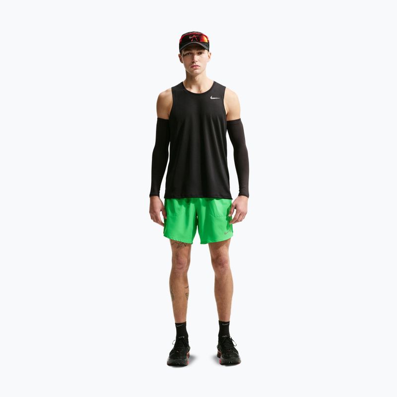 Pánské běžecké šortky Nike Stride Dri-Fit Brief-Lined 7" green spark 2