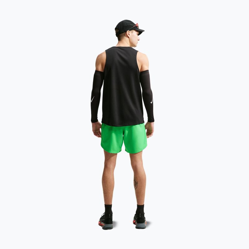 Pánské běžecké šortky Nike Stride Dri-Fit Brief-Lined 7" green spark 3