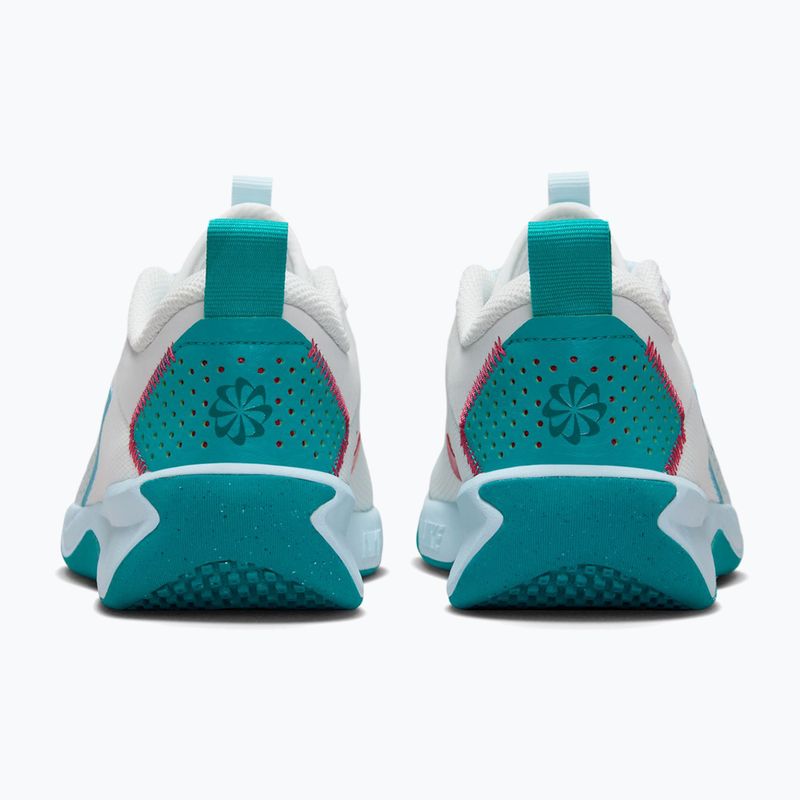 Boty Nike Omni Multi-Court off white/energy/glacier blue 12