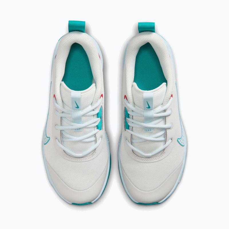 Boty Nike Omni Multi-Court off white/energy/glacier blue 13
