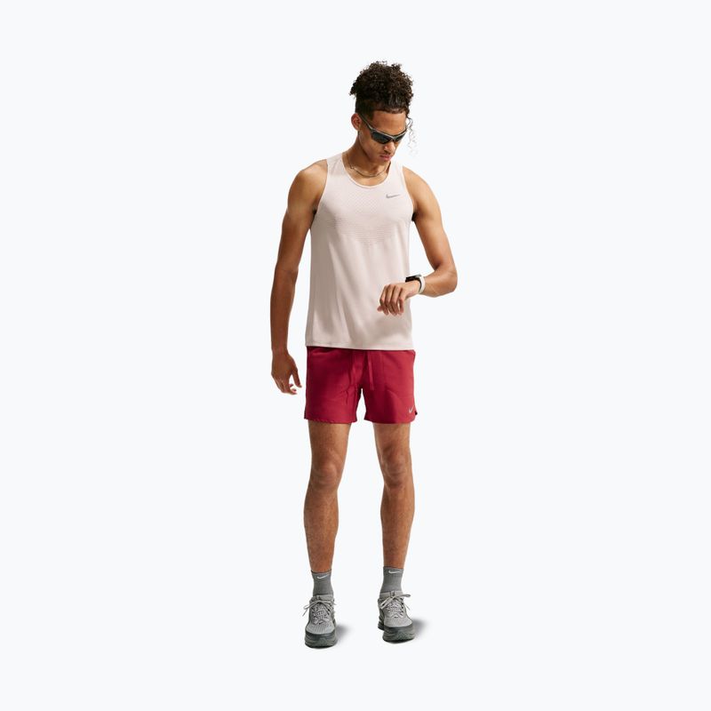 Pánské šortky Nike Stride Dri-Fit s podšívkou 5" tough red 2