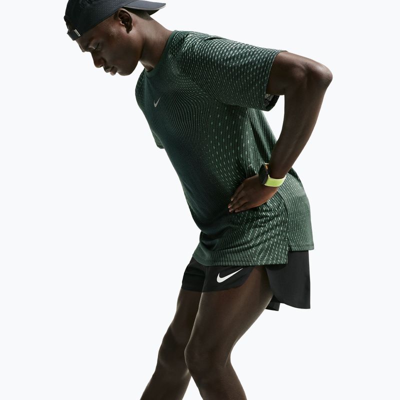 Pánské běžecké tričko Nike Stride black/light green spark 6