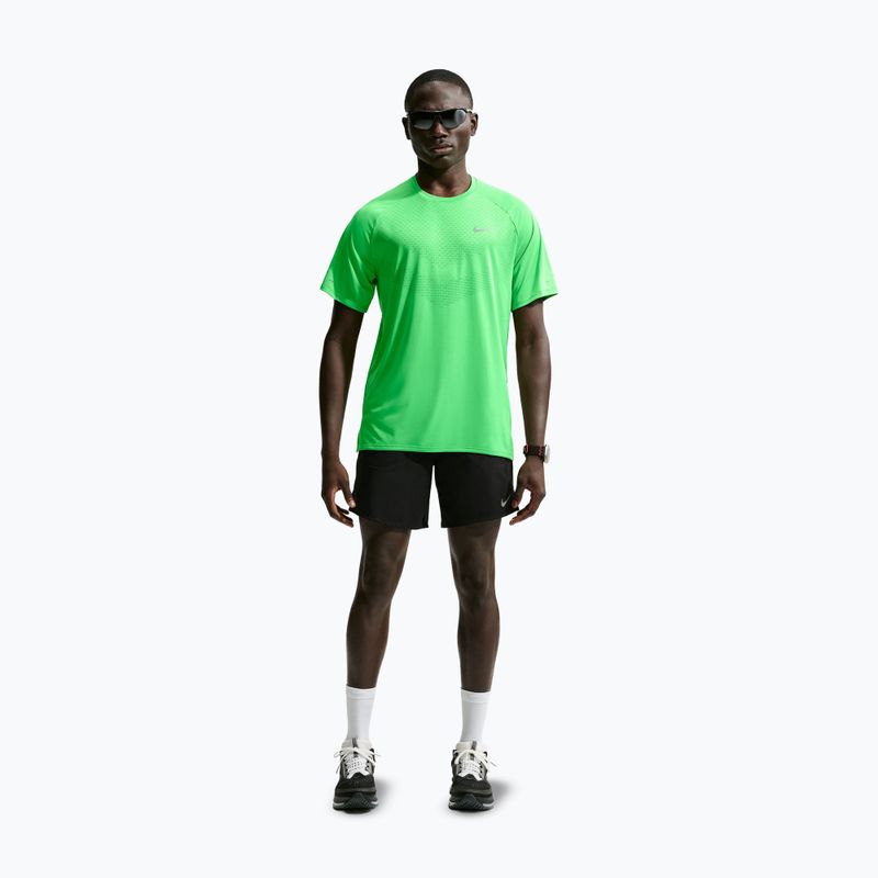 Pánské běžecké tričko Nike Stride green spark 2