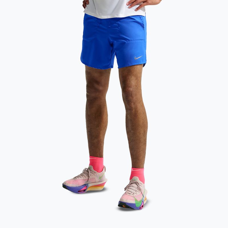 Pánské běžecké šortky Nike Stride Dri-Fit 2in1 7" hyper royal