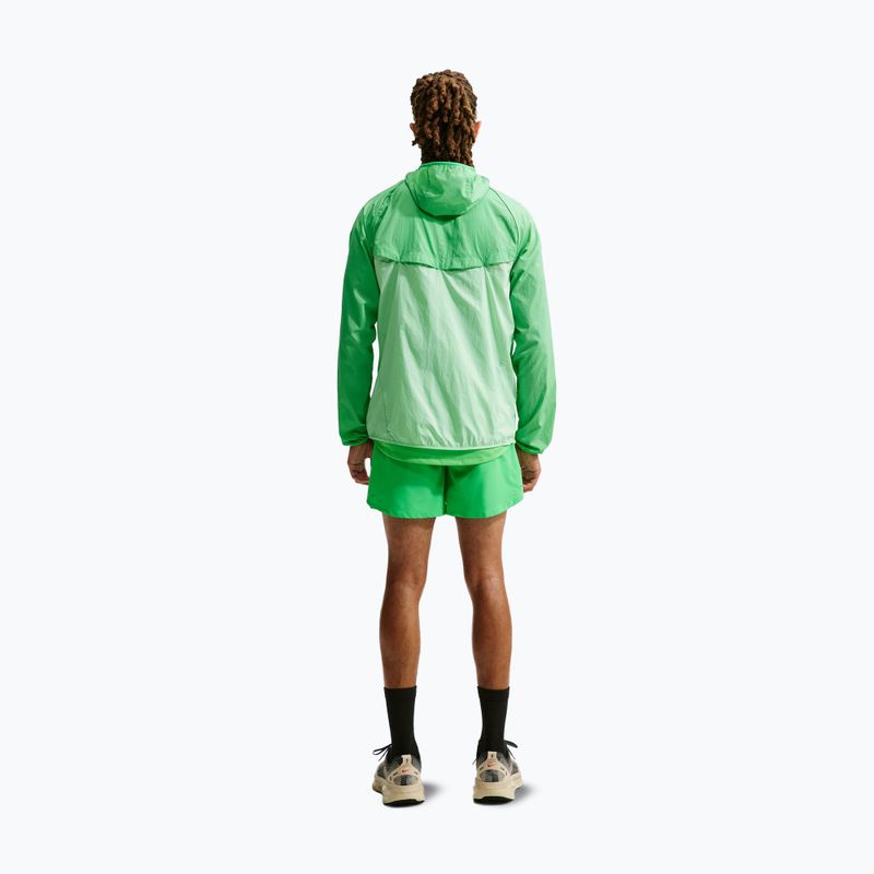 Pánské běžecké šortky Nike Stride Dri-Fit 2in1 7" green spark 3
