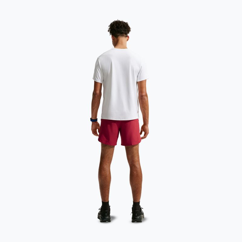 Pánské běžecké šortky Nike Stride Dri-Fit 2in1 7" tough red 3