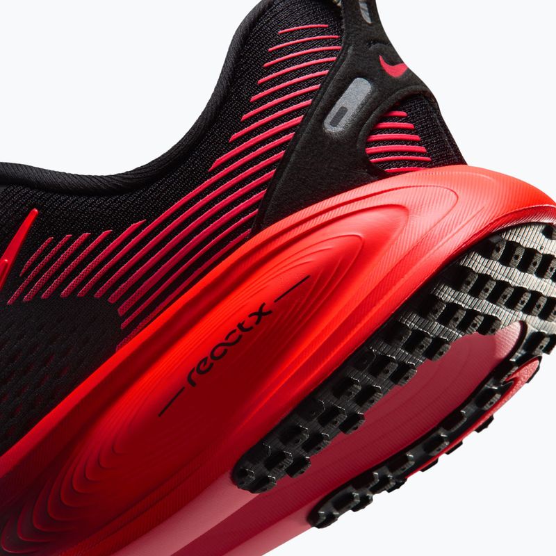 Běžecké boty Nike Vomero 18 černé/univerzitní červené/jasně červené 6
