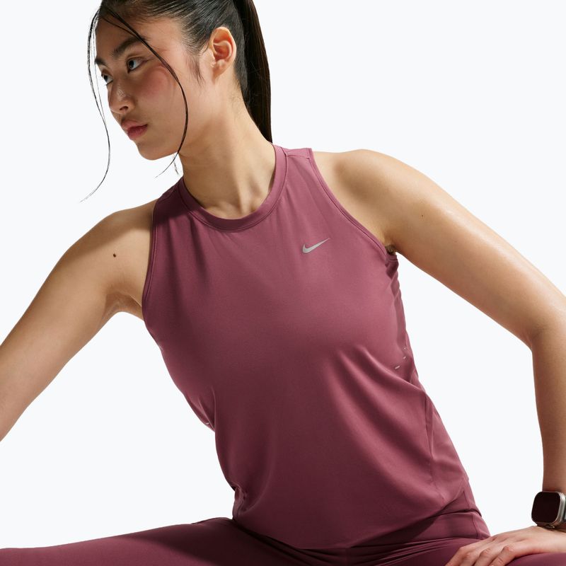 Dámské běžecké tričko Nike Swift Dri-Fit Tank Top pink smoke 6
