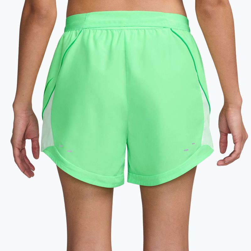 Dámské běžecké šortky Nike Tempo Dri-Fit Unlined illusion green/barely green/green spark 2