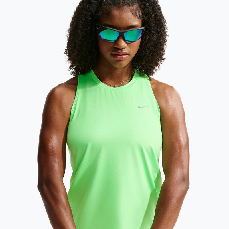 Dámské běžecké tričko Nike Swift Dri-Fit Tank Top illusion green 4