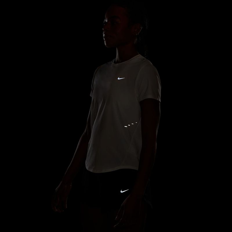 Dámské běžecké tričko Nike Swift Dri-Fit sail 7