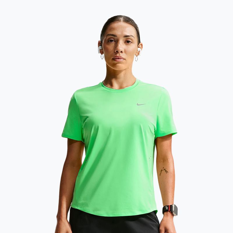 Dámské běžecké tričko Nike Swift Dri-Fit illusion green