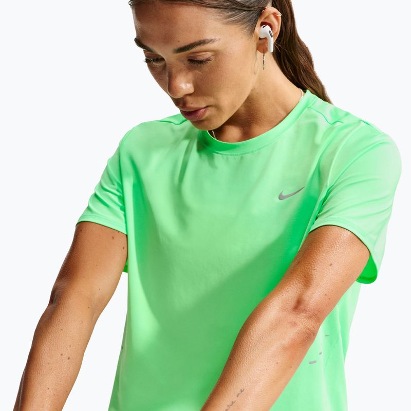Dámské běžecké tričko Nike Swift Dri-Fit illusion green 6