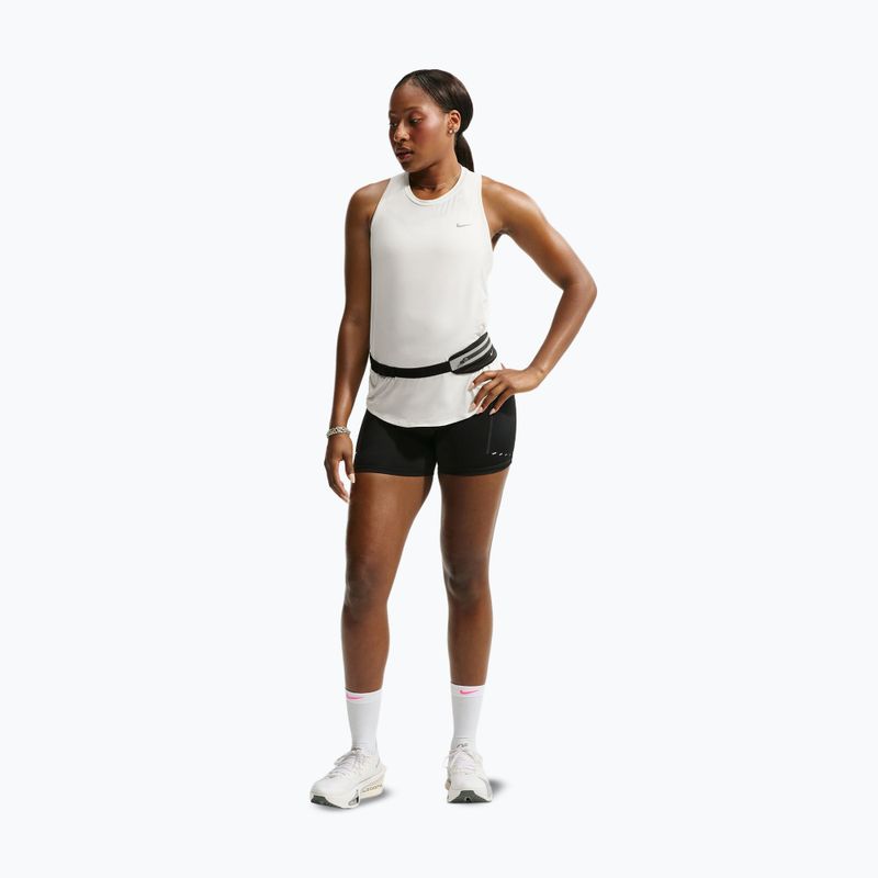 Dámské běžecké tričko Nike Swift Dri-Fit Tank Top sail 2