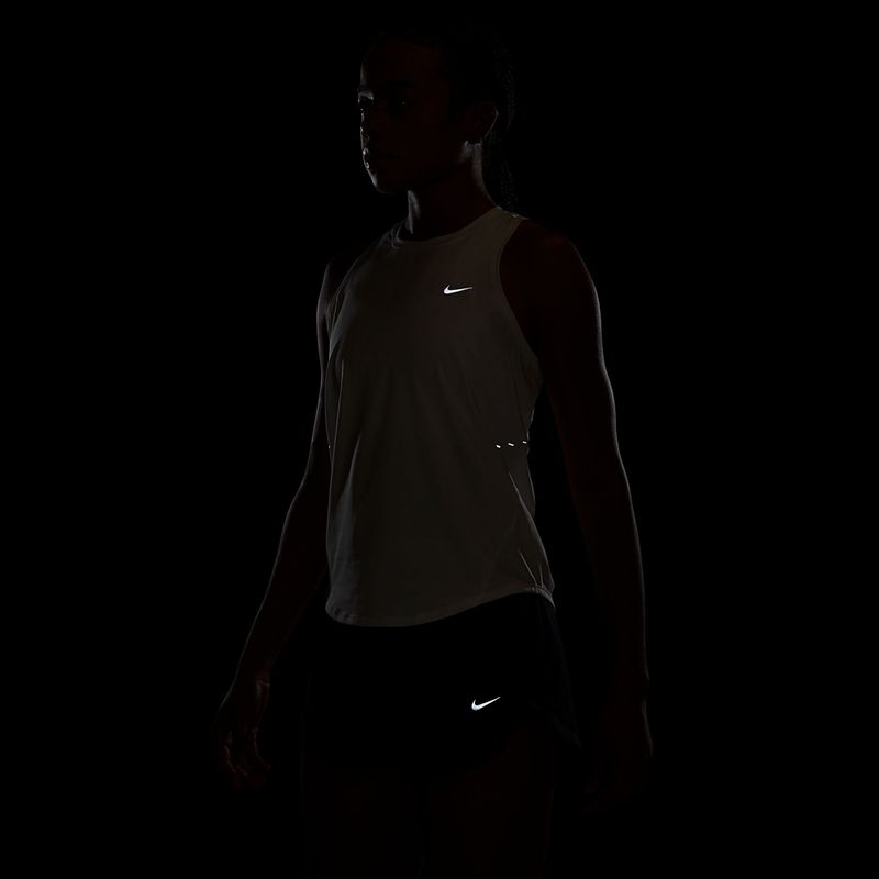 Dámské běžecké tričko Nike Swift Dri-Fit Tank Top sail 7