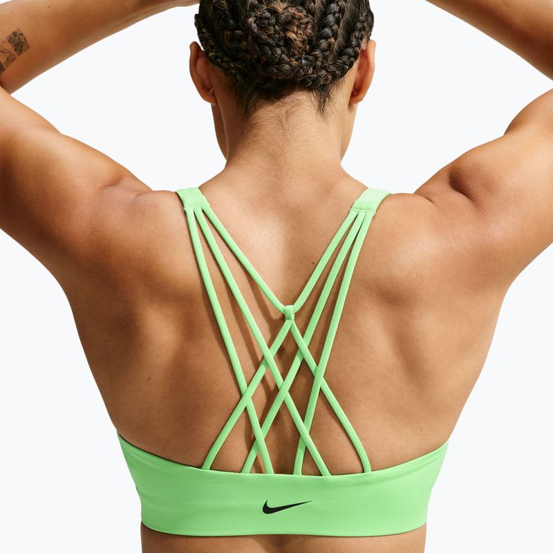 Sportovní podprsenka Nike Indy Strappy illusion green/black 3