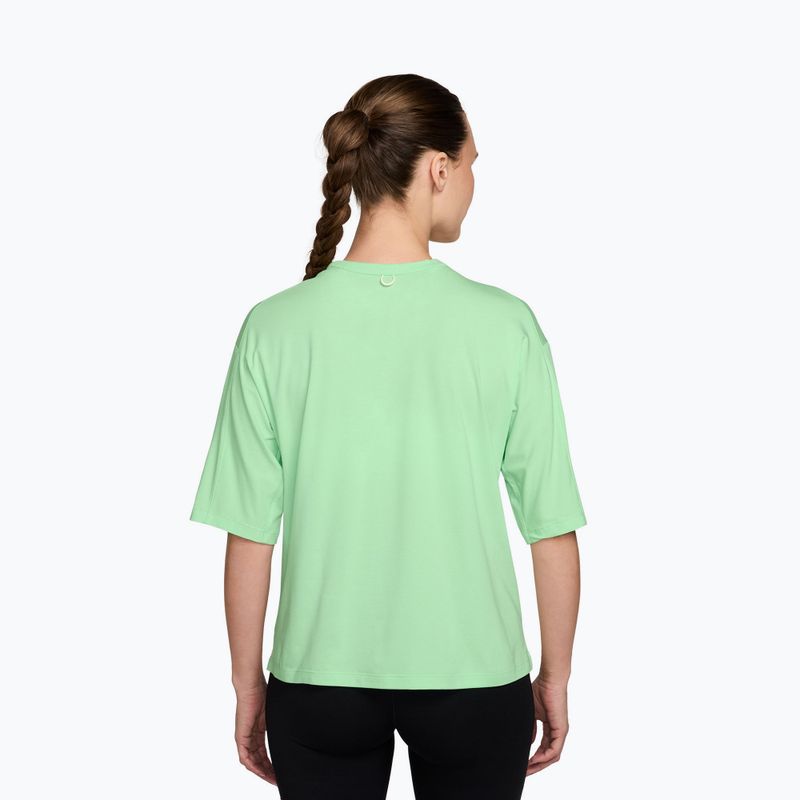 Dámské tréninkové tričko Nike 24.7 ImpossiblySoft Light cucumber calm/illusion green 2